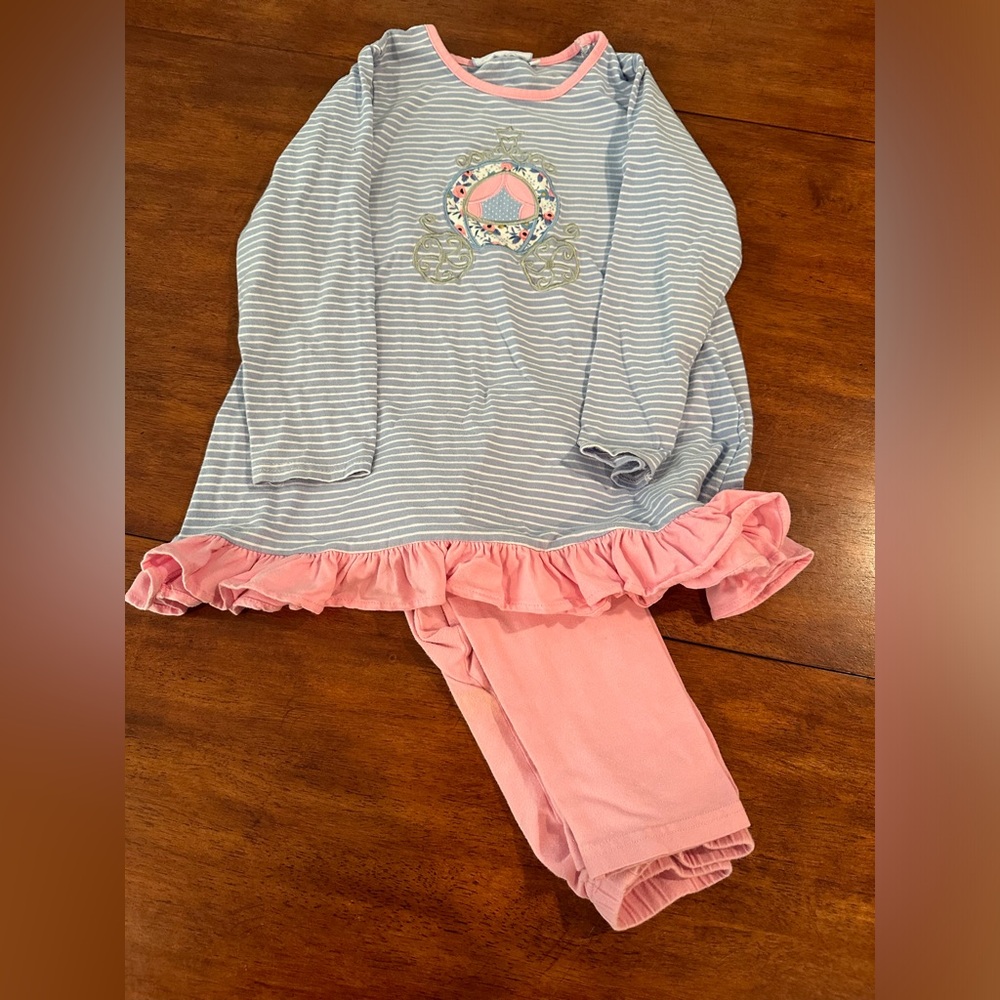 Cinderella carriage outfit
